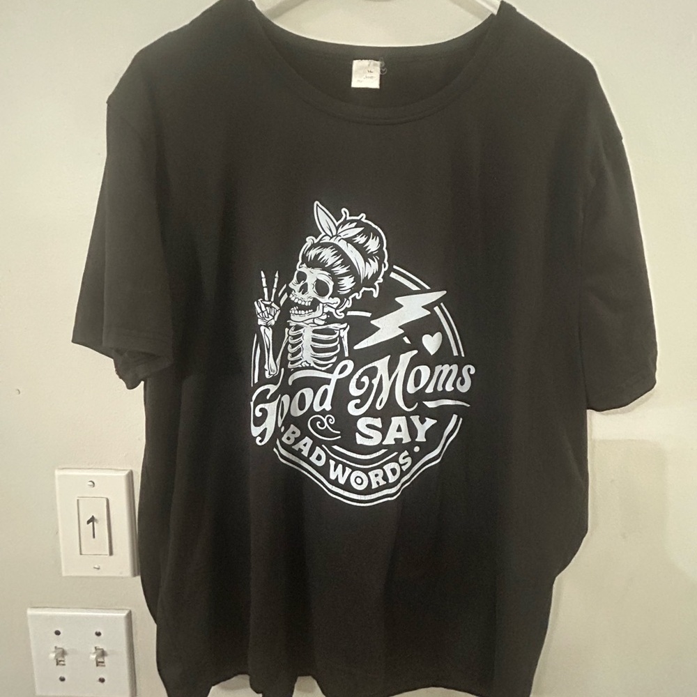Graphic Black Tee "Good Moms Say Bad Words"